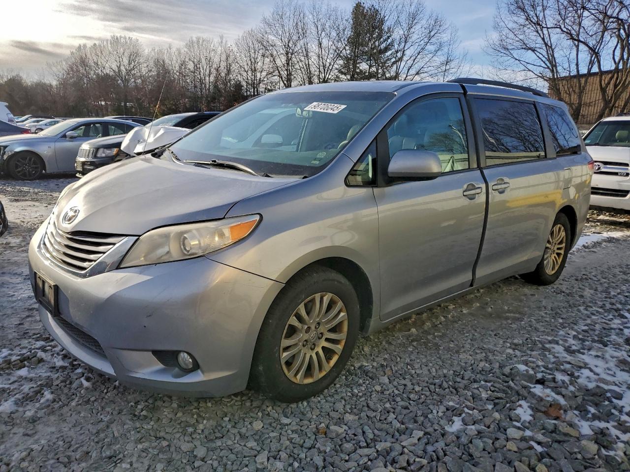 Toyota Sienna Xle Image 1