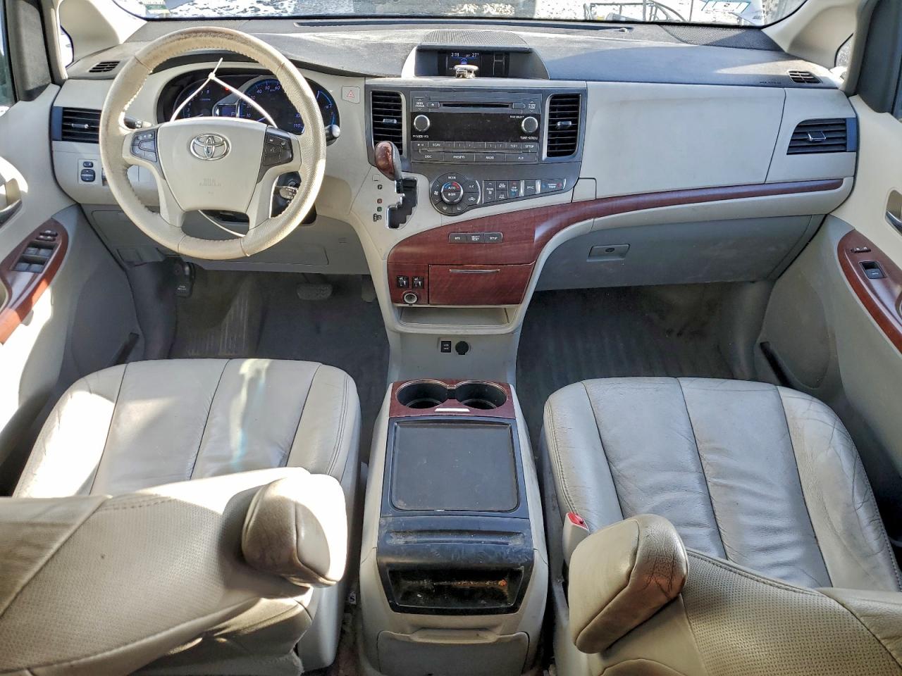 Toyota Sienna Xle Image 7