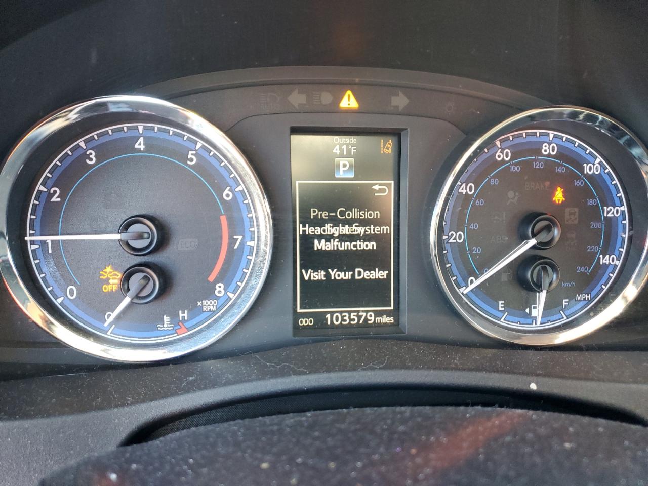 Toyota Corolla L Image 6