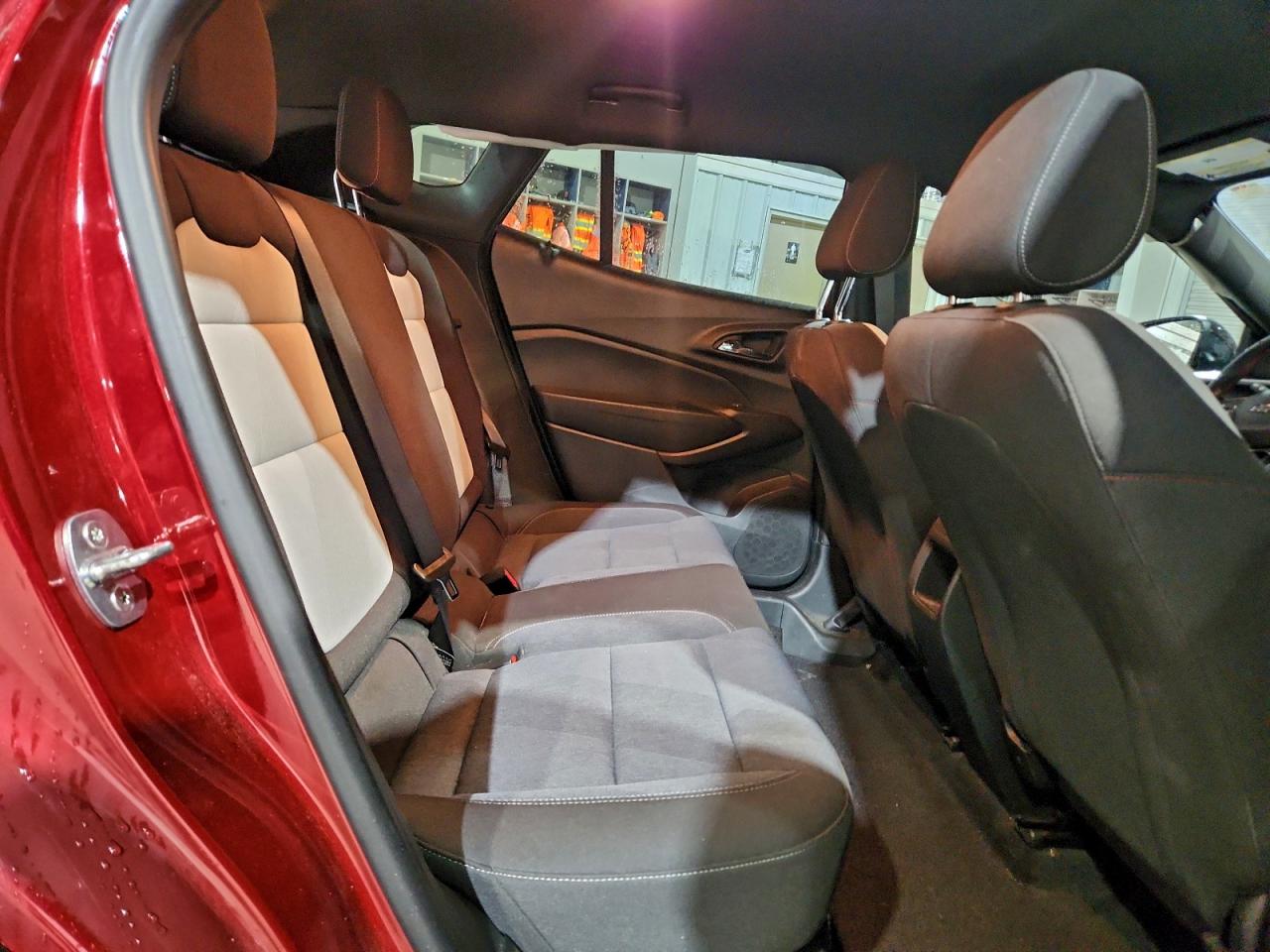 Chevrolet Trax 1rs Image 14