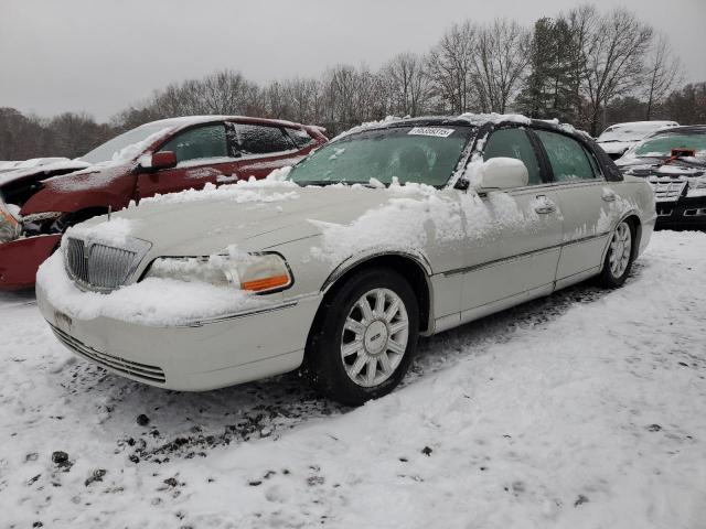  Salvage Lincoln Towncar