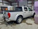 Nissan Frontier Crew Cab Le Image 2