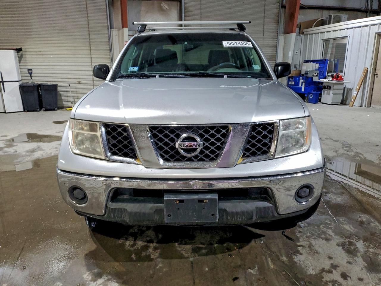 Nissan Frontier Crew Cab Le Image 5