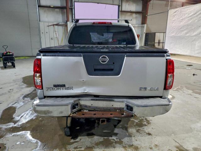 Nissan Frontier Crew Cab Le Image 3