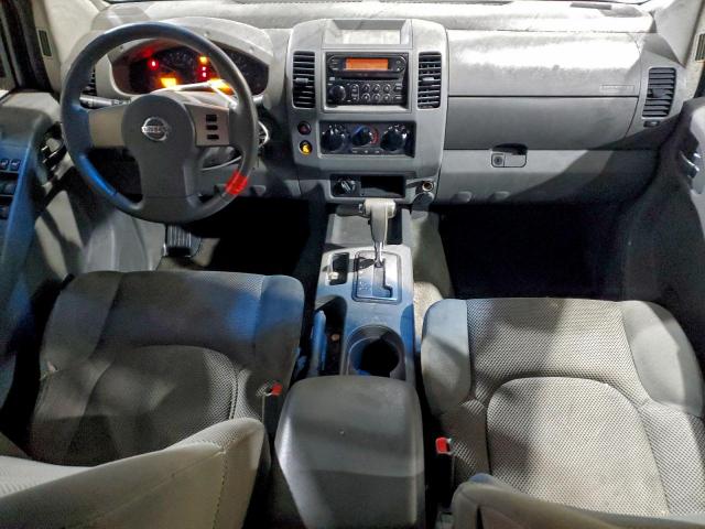 Nissan Frontier Crew Cab Le Image 11