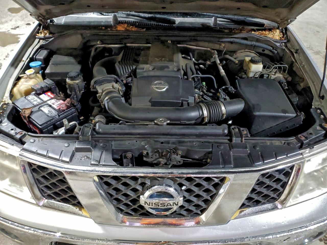 Nissan Frontier Crew Cab Le Image 6