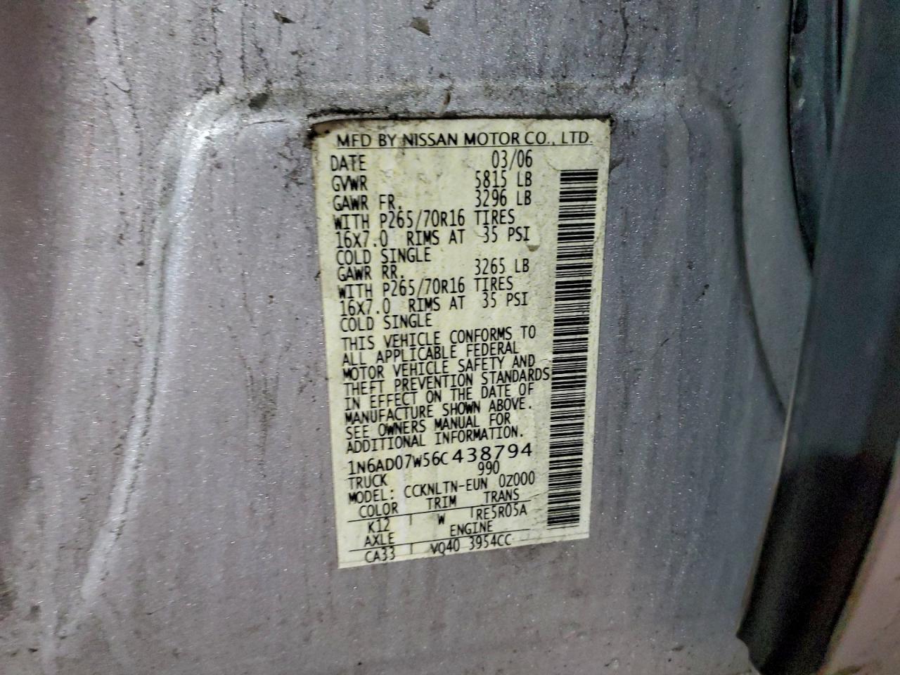 Nissan Frontier Crew Cab Le Image 9