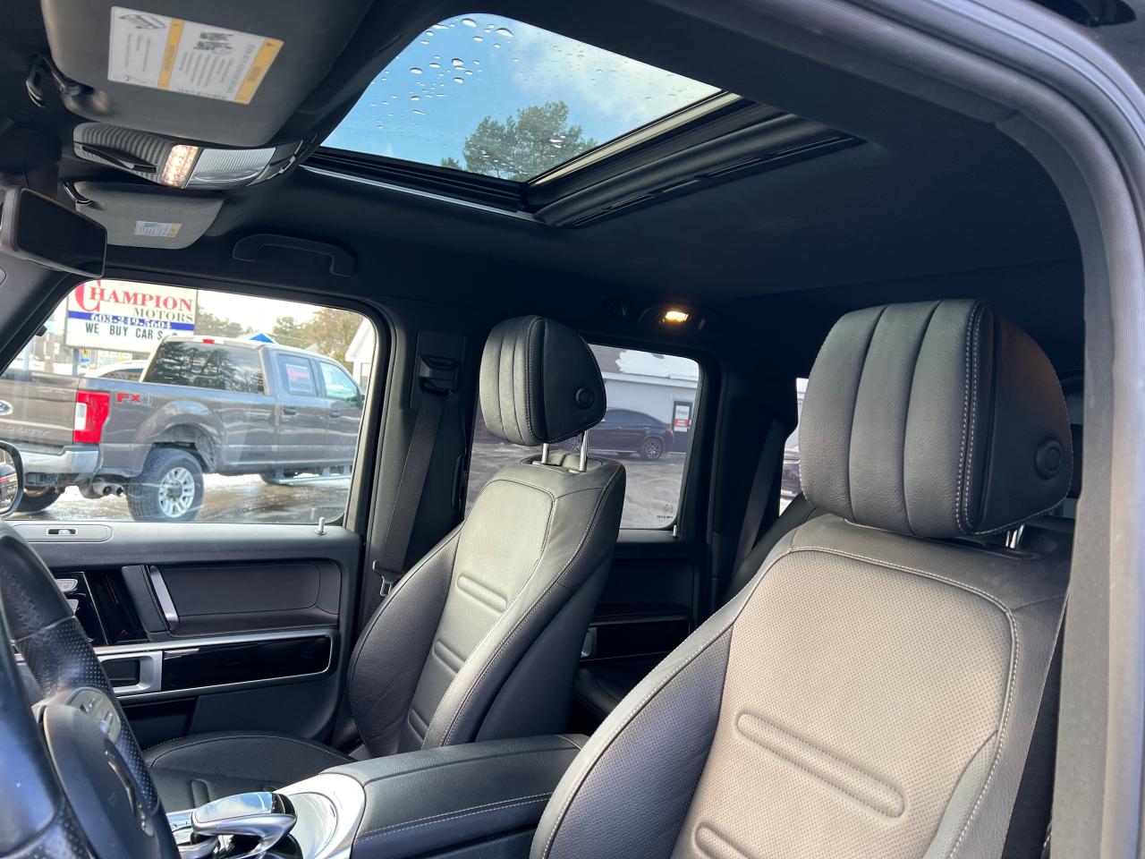 Mercedes-Benz G-Class 550 Image 5