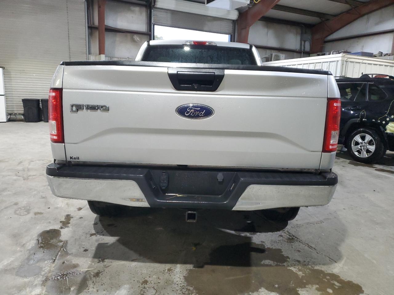 Ford F-150 Super Cab Image 11