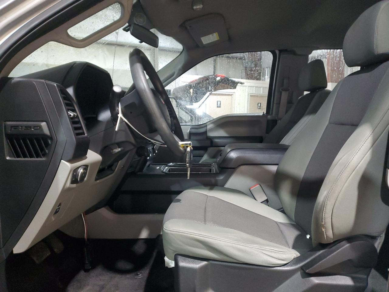 Ford F-150 Super Cab Image 5