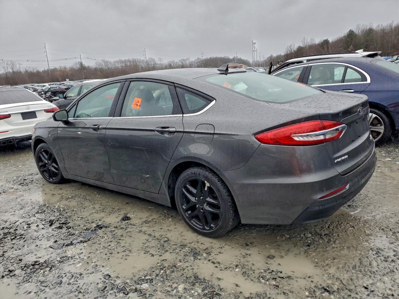 Ford Fusion Se Image 2