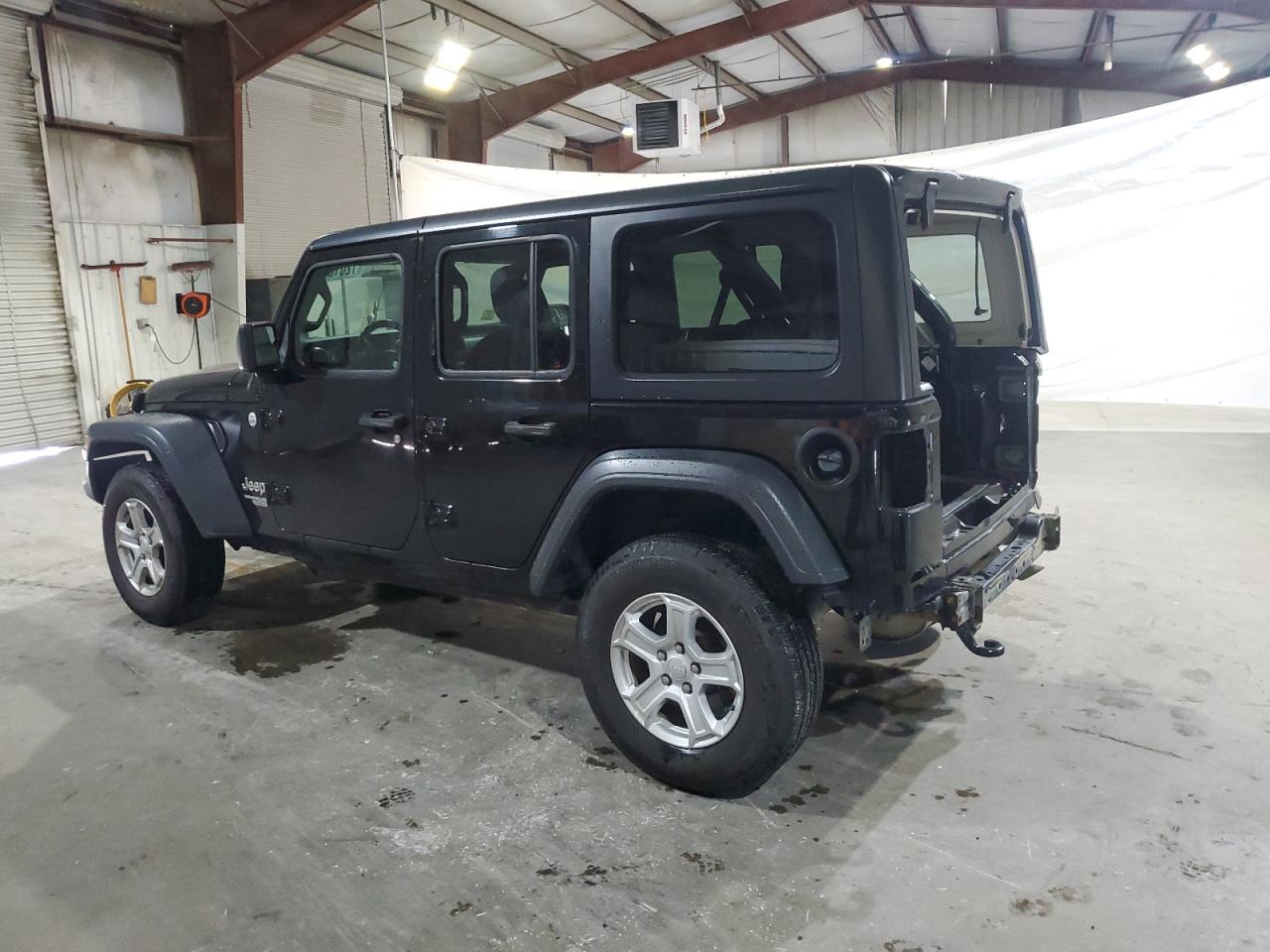 Jeep Wrangler Sport Image 12