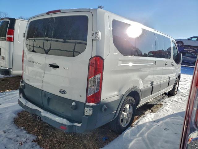 Ford Transit T-350 Image 6