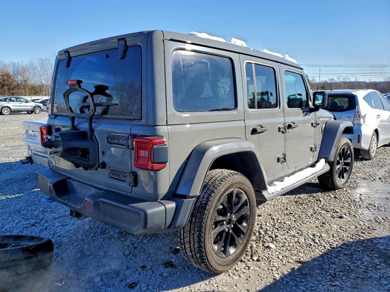 Jeep Wrangler Sahara 4xe Image 6