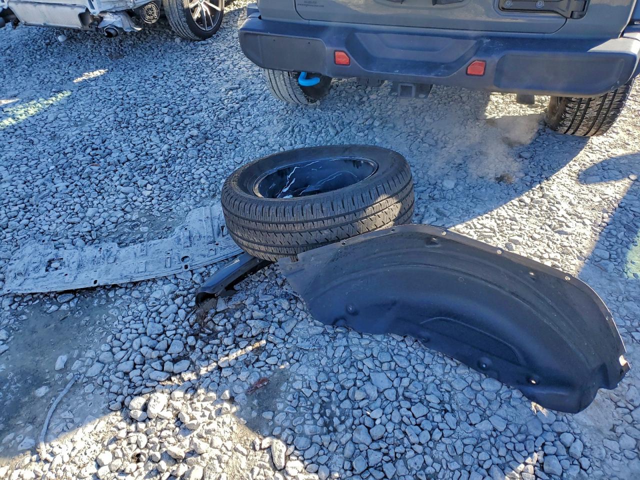 Jeep Wrangler Sahara 4xe Image 14