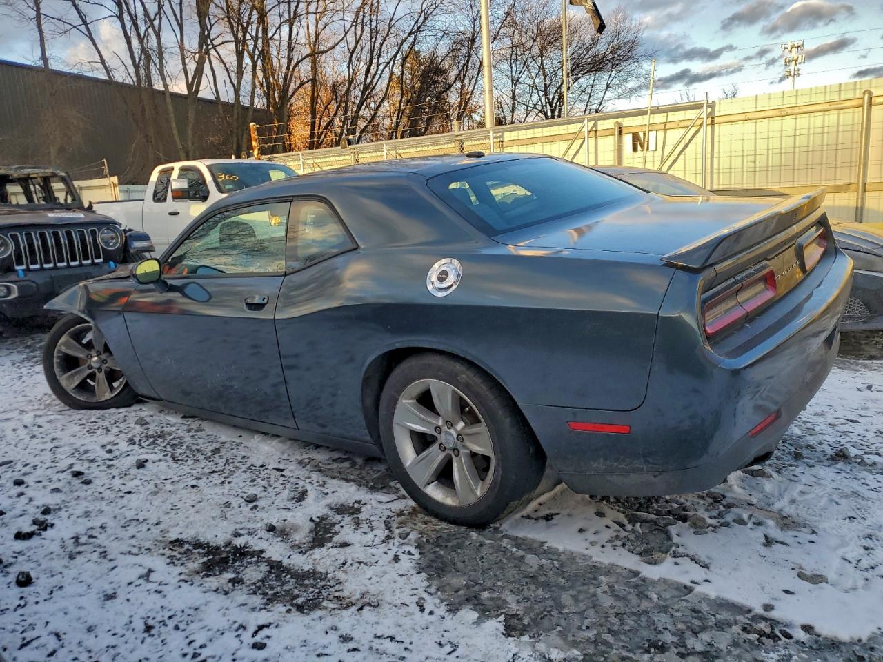 Dodge Challenger Sxt Image 13