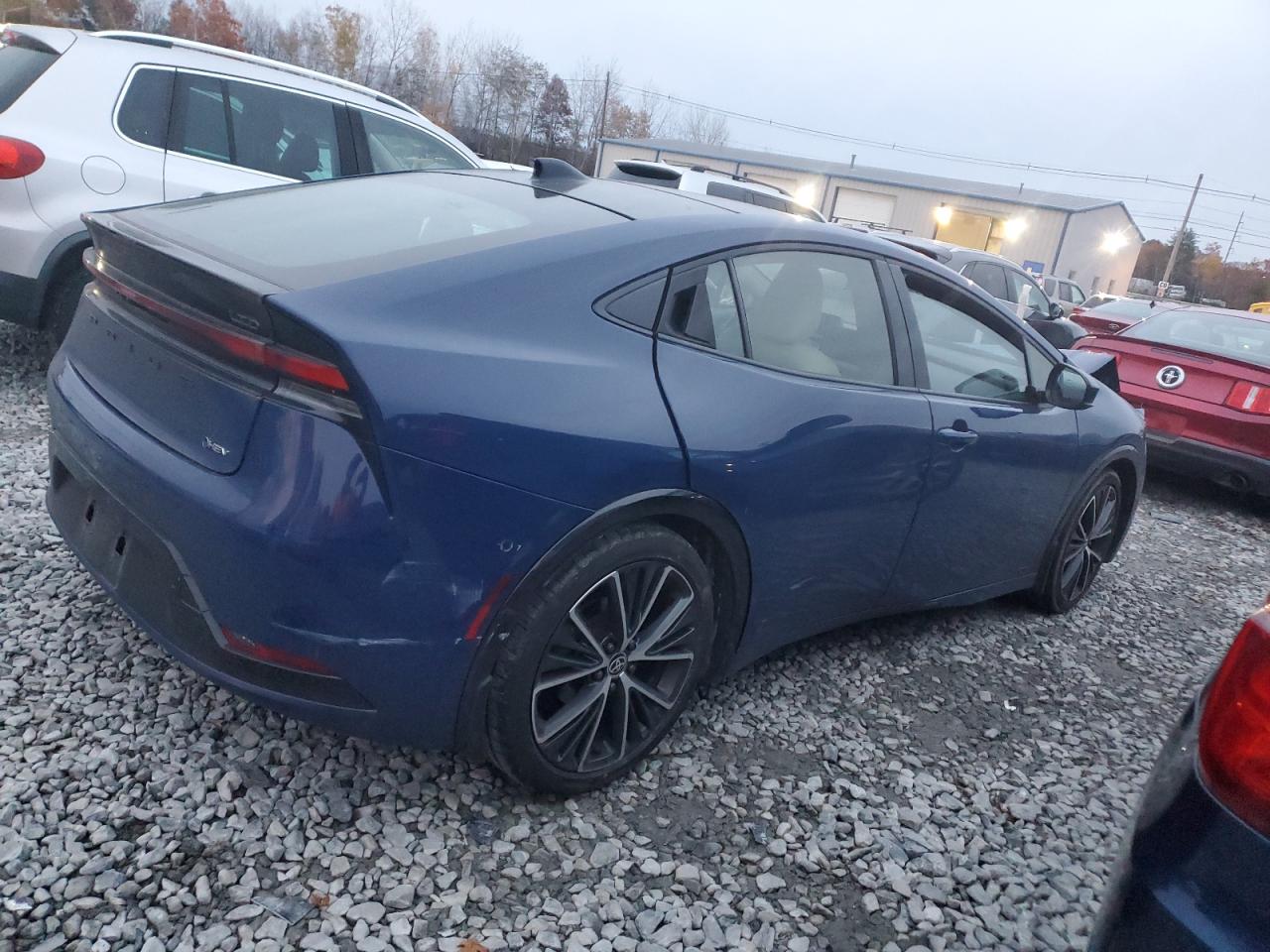 Toyota Prius Le Image 2