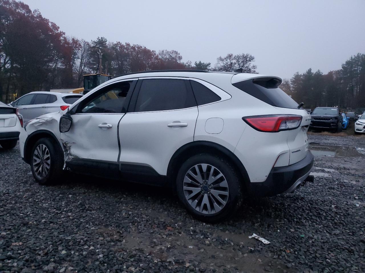 Ford Escape Titanium Image 3