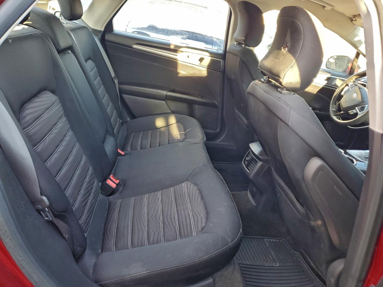 Ford Fusion Se Image 13