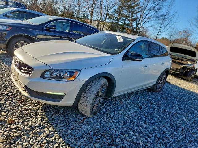  Salvage Volvo V60