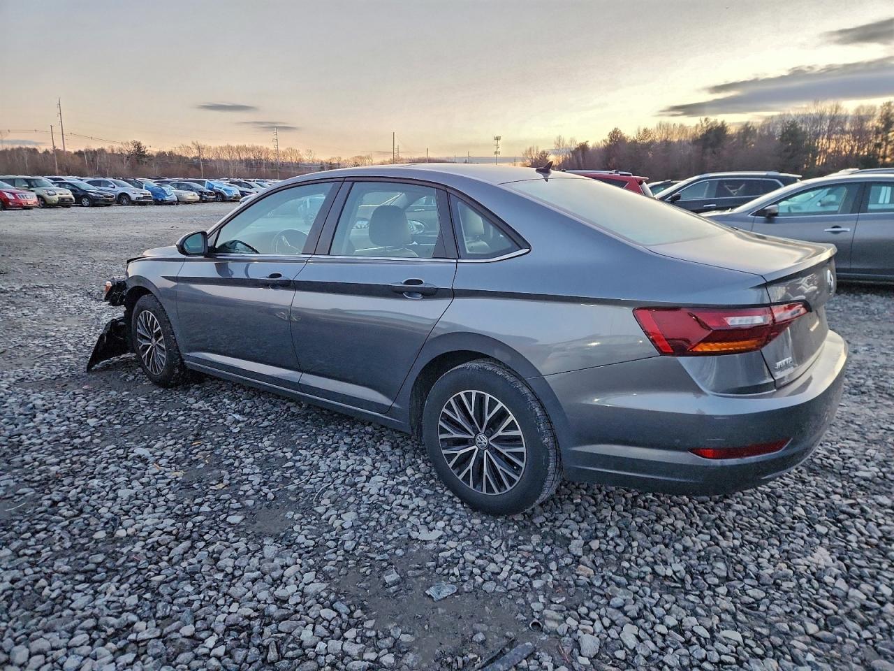 Volkswagen Jetta S Image 4