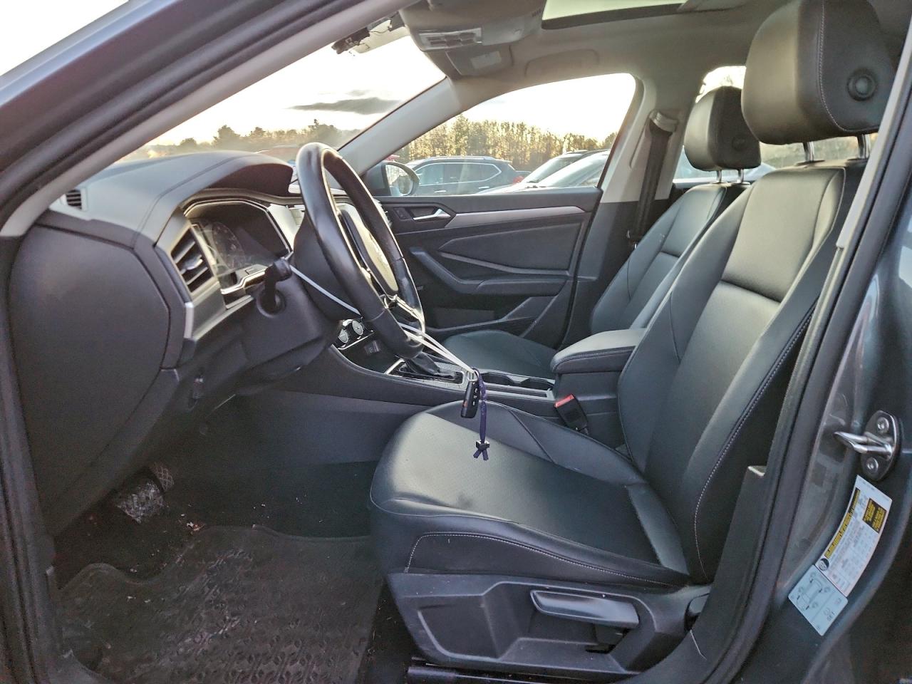 Volkswagen Jetta S Image 9