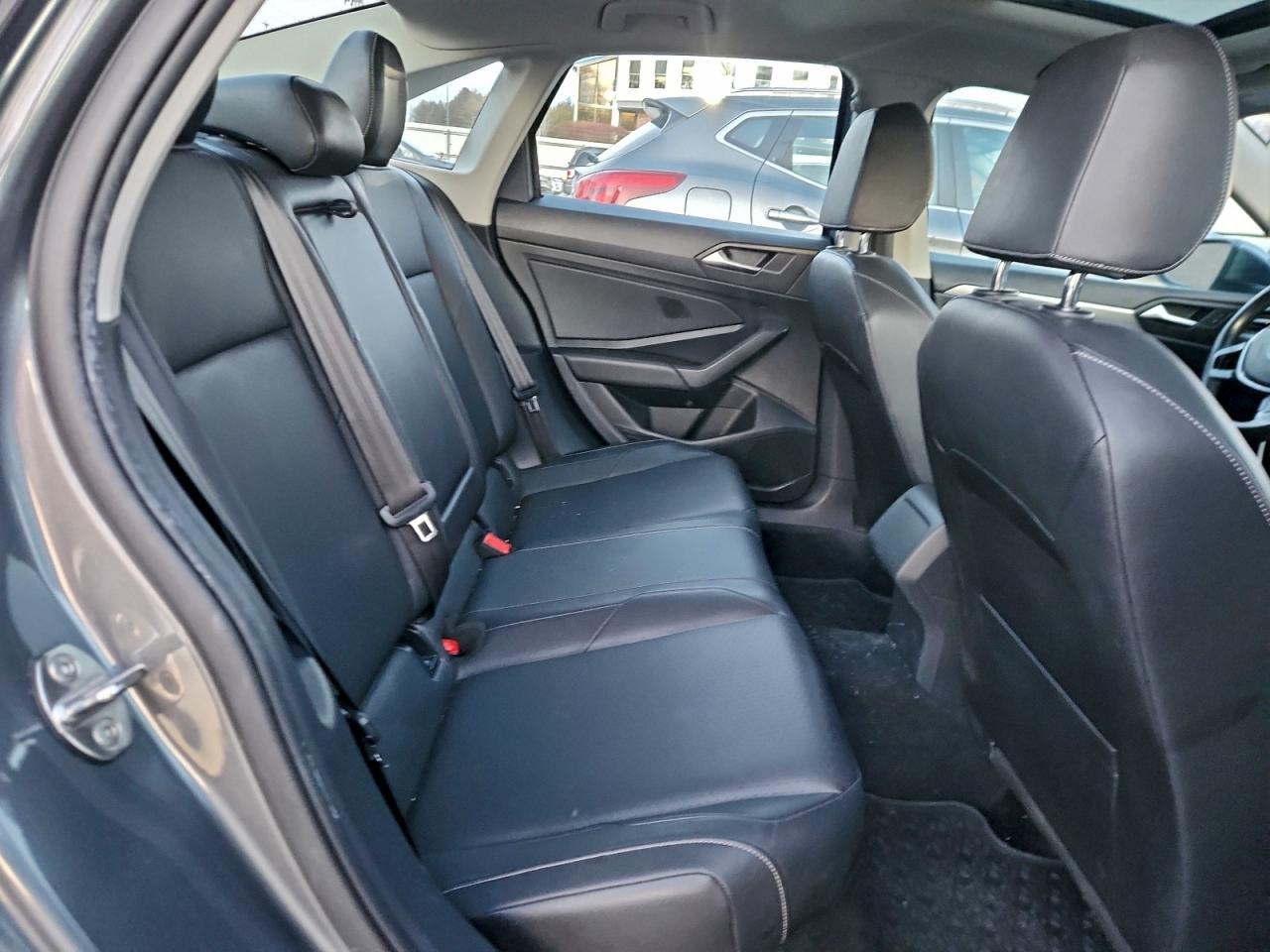 Volkswagen Jetta S Image 8