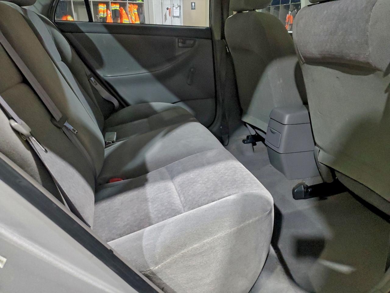 Toyota Corolla Ce Image 8