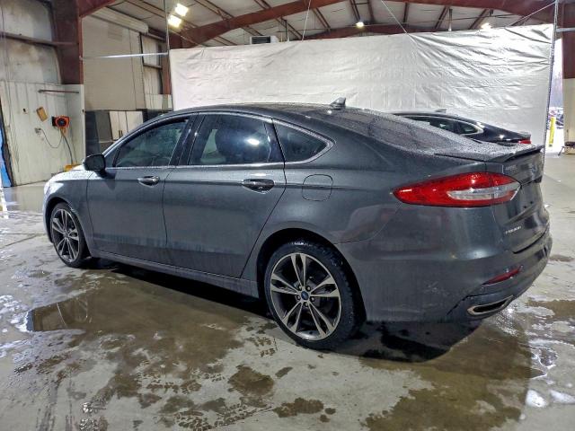 Ford Fusion Titanium Image 4