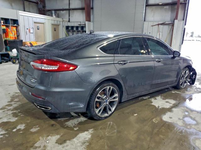 Ford Fusion Titanium Image 3
