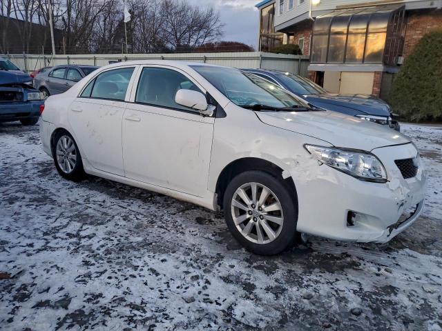 Toyota Corolla Base Image 2