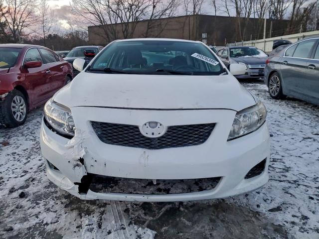 Toyota Corolla Base Image 3