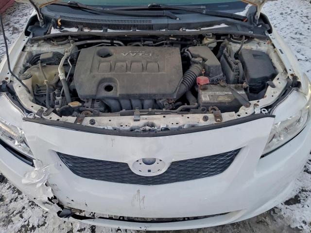 Toyota Corolla Base Image 8