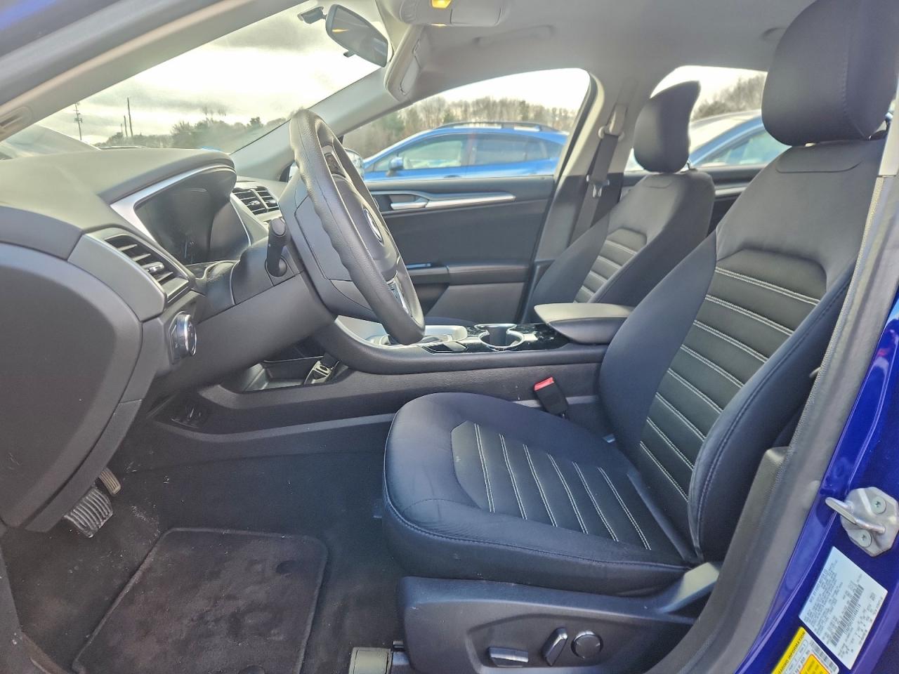 Ford Fusion Se Image 9