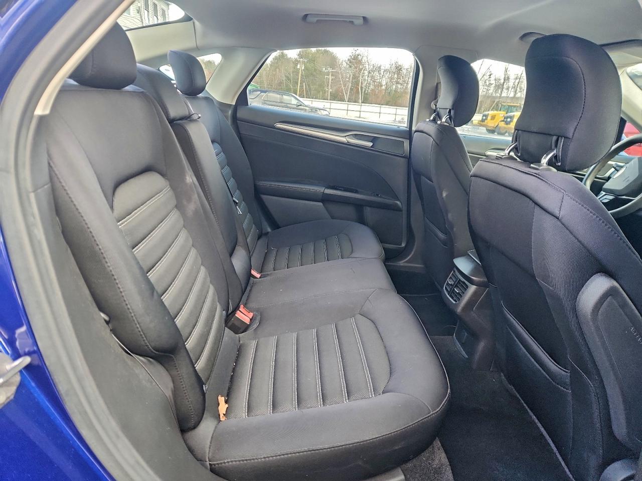 Ford Fusion Se Image 4