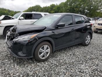  Salvage Nissan Kicks