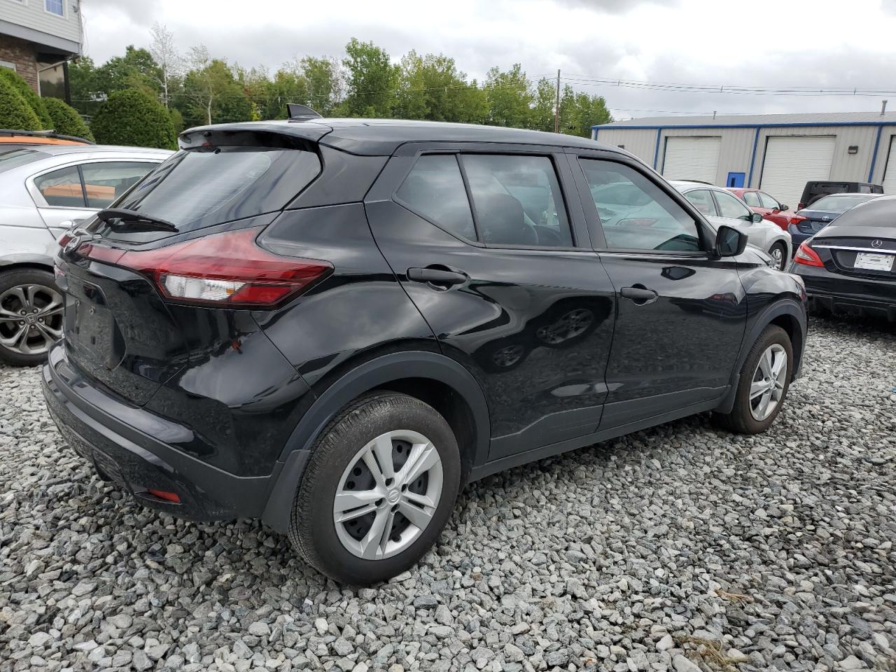 Nissan Kicks S Image 11