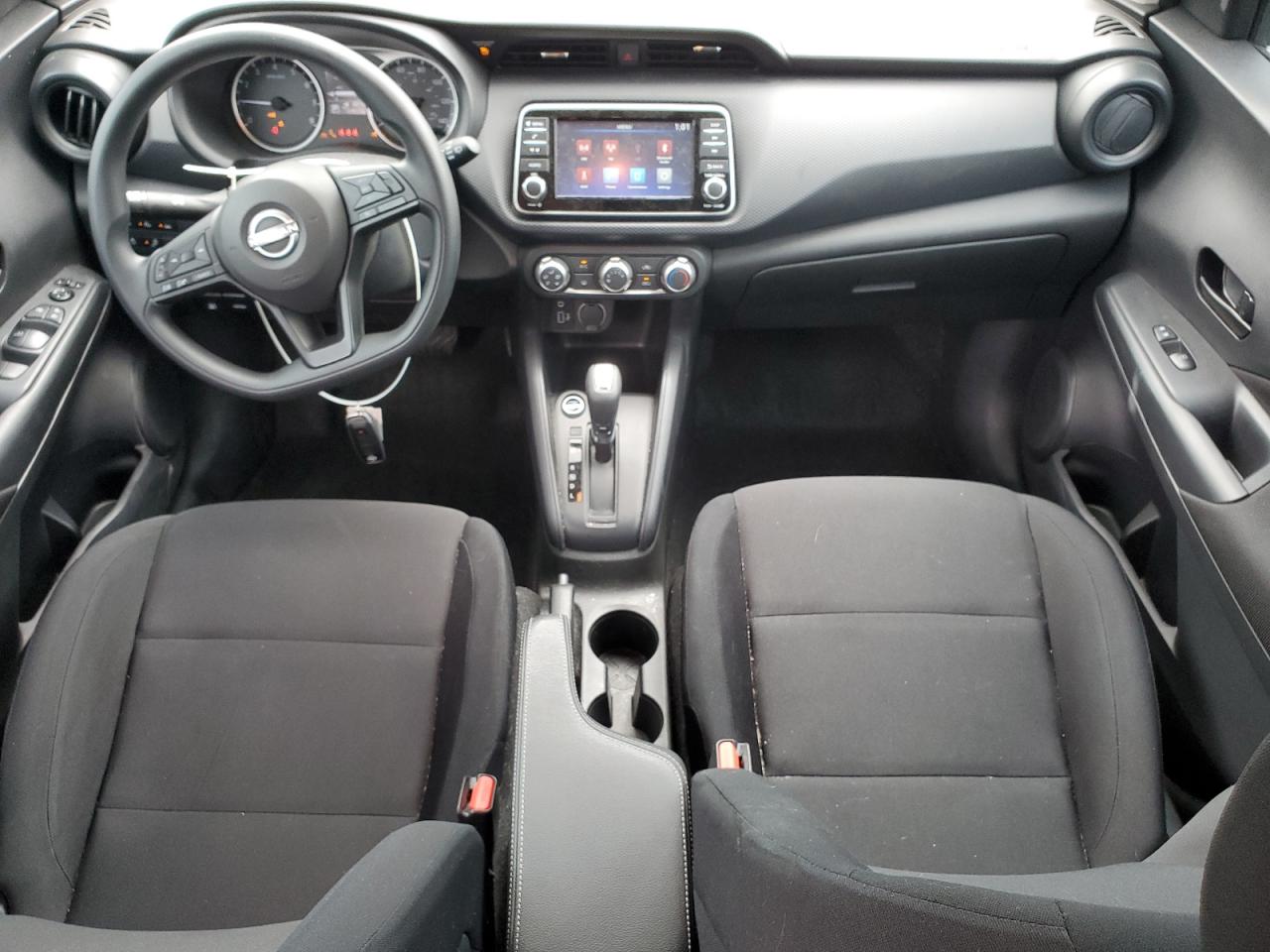 Nissan Kicks S Image 10