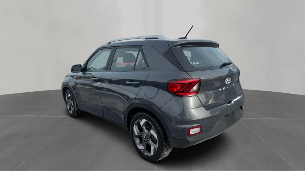 Hyundai VENUE Sel Image 3