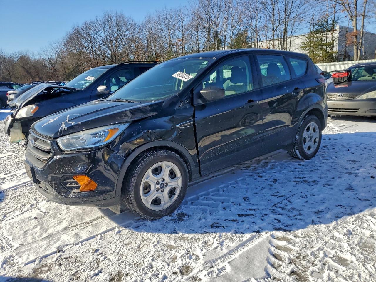 Ford Escape S Image 1
