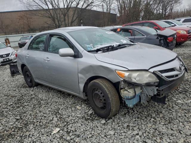 Toyota Corolla Base Image 3