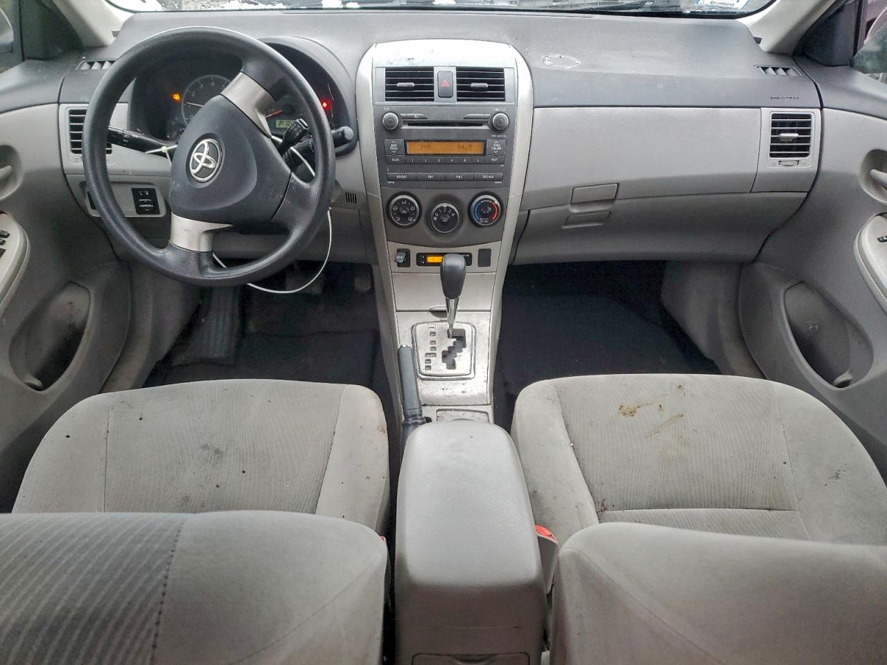 Toyota Corolla Base Image 4