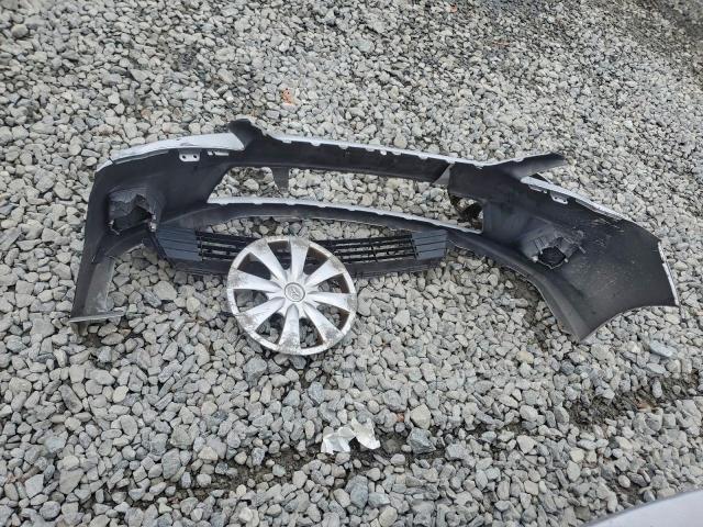 Toyota Corolla Base Image 8