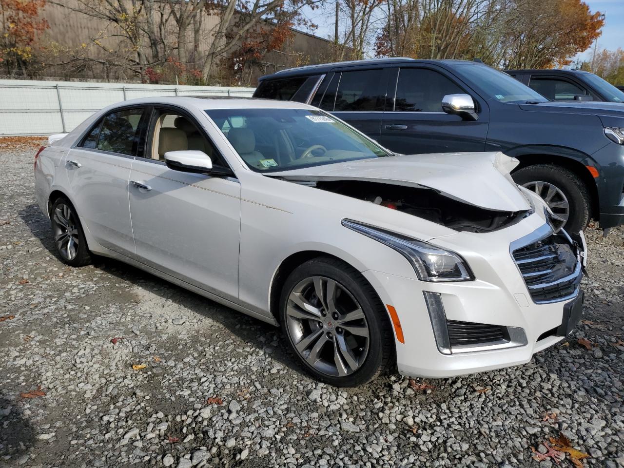 Cadillac CTS Luxury Collection Image 2