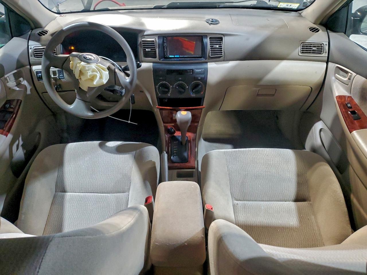 Toyota Corolla Ce Image 6