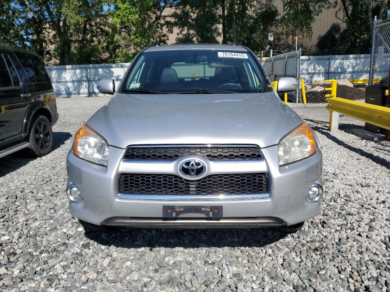 Toyota RAV4 Limited Image 5