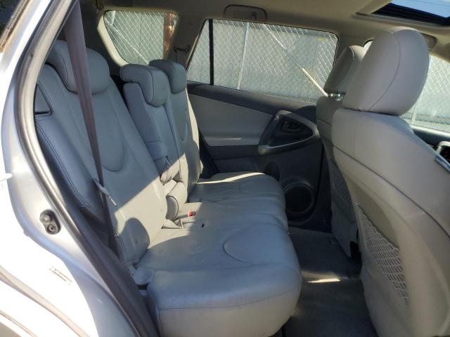 Toyota RAV4 Limited Image 12