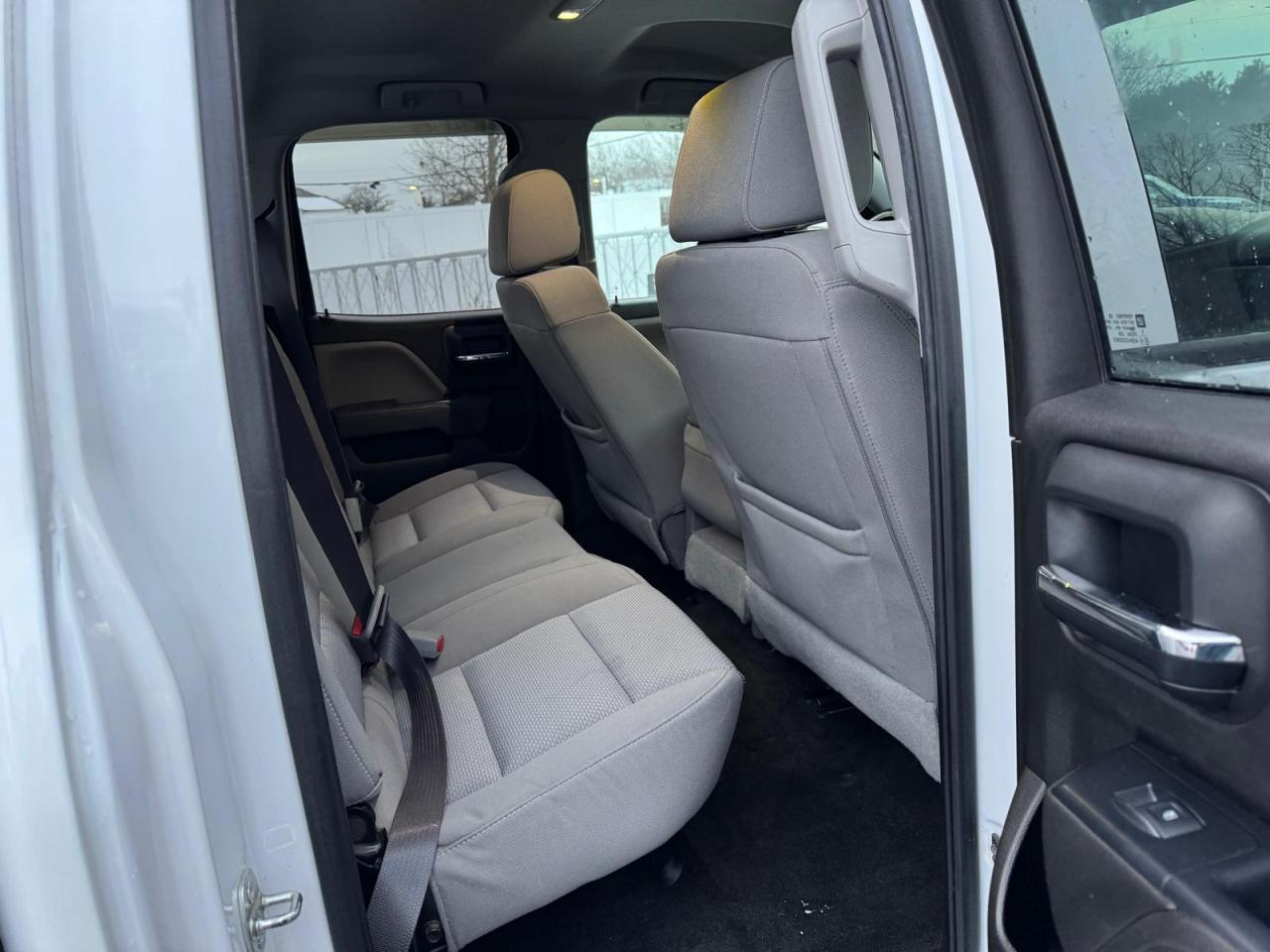 Chevrolet Silverado K1500 Custom Image 11