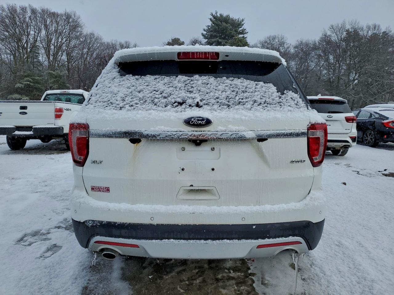 Ford Explorer Xlt Image 4