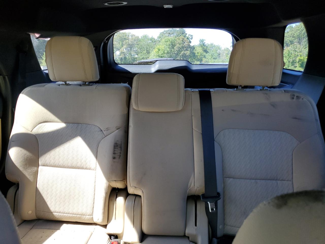 Ford Explorer Image 4